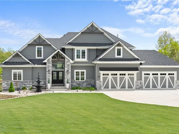 14 Omaha Cir, Lake Winnebago, MO 64034