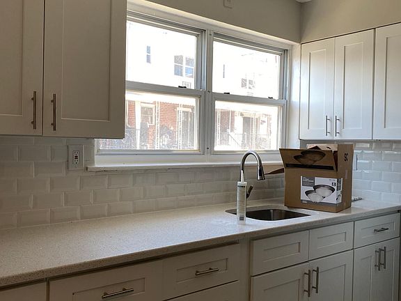 4th image of 2917 Milton Pl #2