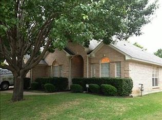 5820 Echo Bluff Dr, Haltom City, TX 76137