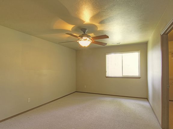 5th image of 912 W Lincoln Blvd #912