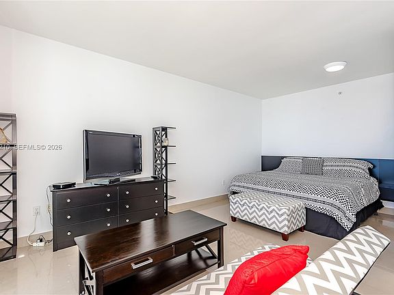 5th image of 253 NE 2nd St APT 3105