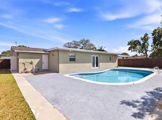 640 SW 68th Ter, Pembroke Pines, FL 33023