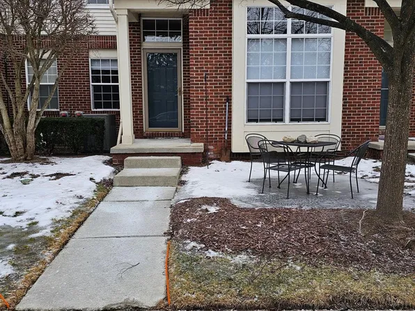 14104 Adri Cir, Commerce Township, MI 48390