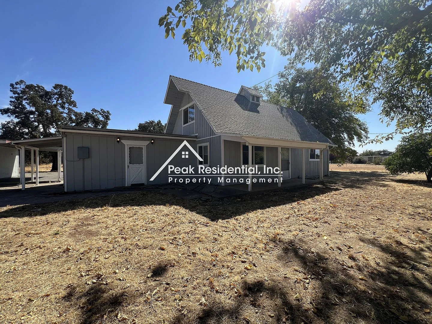 Wonderful 4bd/1.5ba Lincoln Home with Bonus Room! — Photo 4