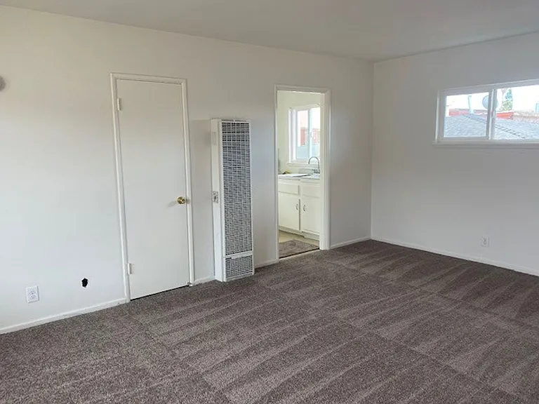12522 Truro Ave — Photo 6