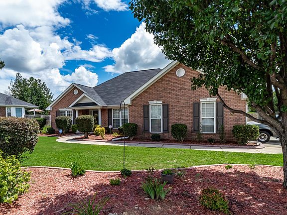 3rd image of 2049 Lake Forest Dr