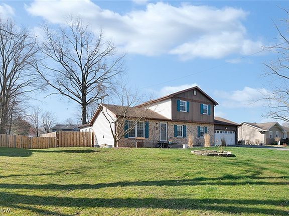 3rd image of 637 Wyndclift Cir