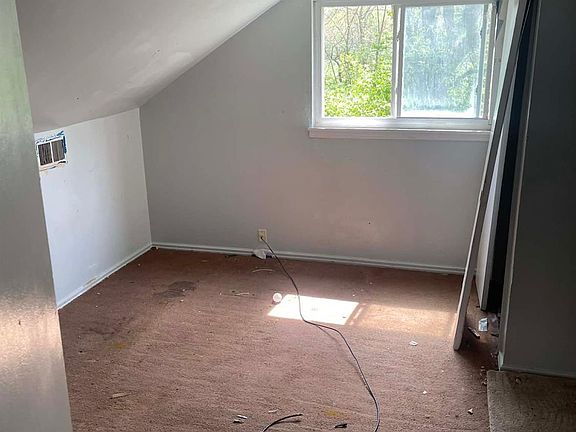 5th image of 2027 Sundale Ave