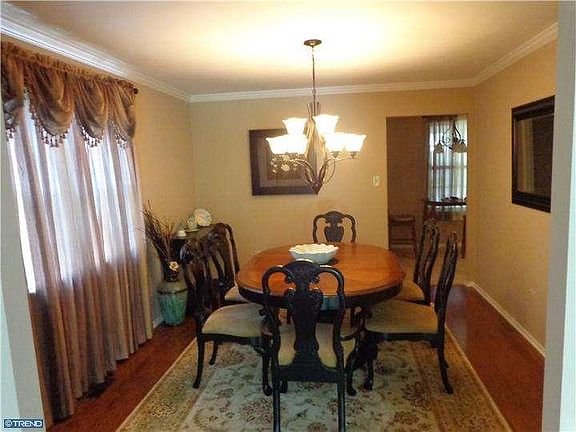 2nd image of 9 Birchwood Park Dr S