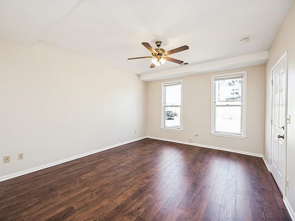 3rd image of 9011 Sheridan Ave