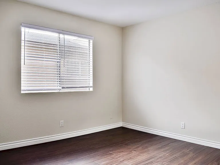 1010 Raleigh Street — Photo 10