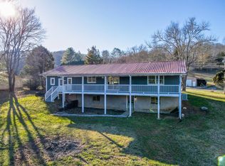 249 Valley View Rd, Franklin, NC 28734