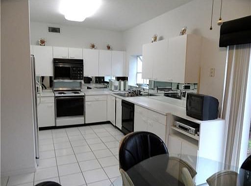 5th image of 11683 Briarwood Cir APT 2