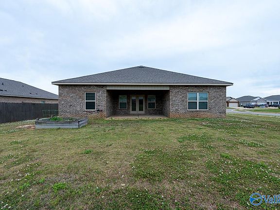 4th image of 331 Jackson Point Cir