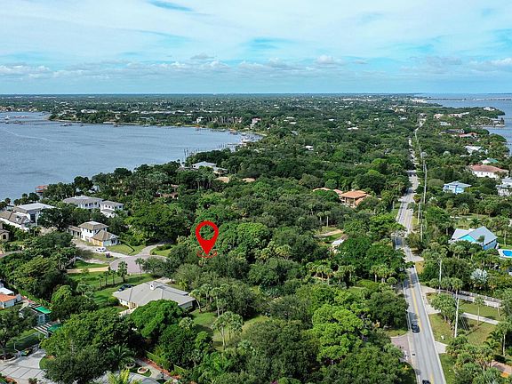 4th image of 2 River Oak Pl