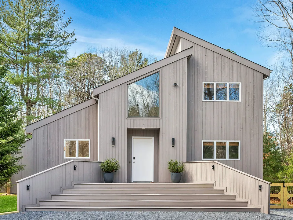 17 Rose Hill Rd