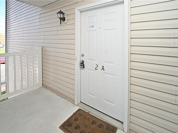 2nd image of 905 Hanahan Ct Unit 2A