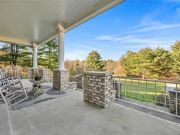 5th image of 65 Hillside Ln
