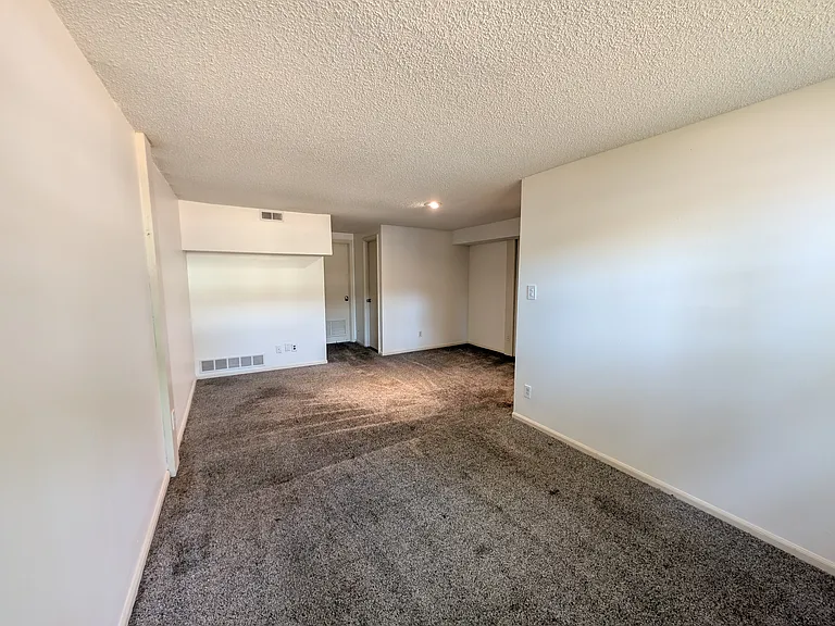 9509 W 86th St — Photo 32