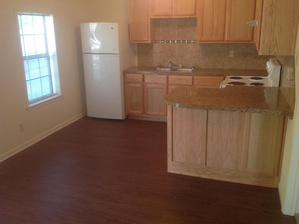 1st image of 219 Hold St