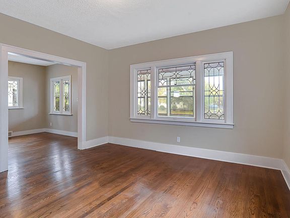4th image of 1114 Walker Ave NW