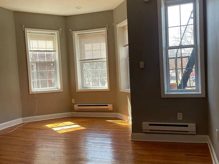 1604 Bolton St #2R — Photo 13