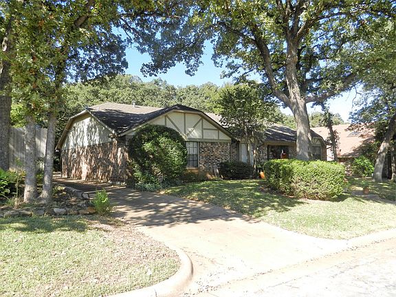 2nd image of 3804 Bayshore Dr