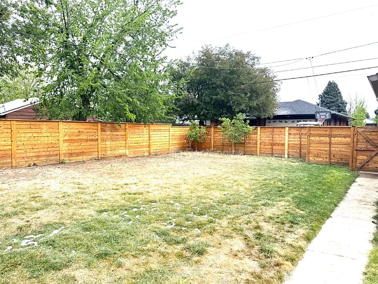 2970 Locust St — Photo 23