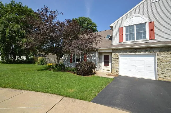 16 Frederick Cir photo 1