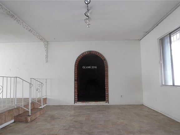 2nd image of 2305 Sombrero Dr