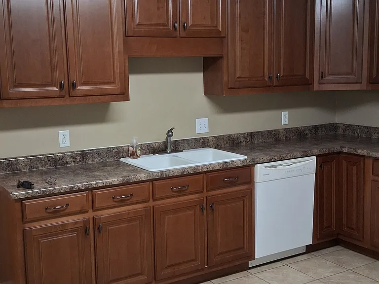 105 Oak Ln — Photo 6