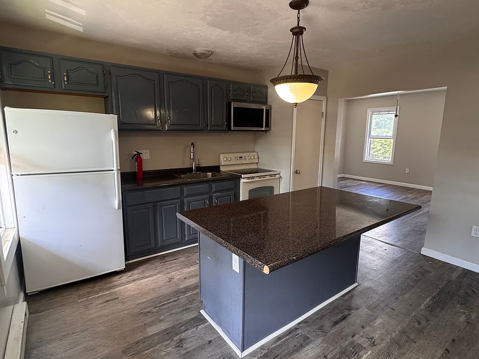 1st image of 9 Cross St APT 2