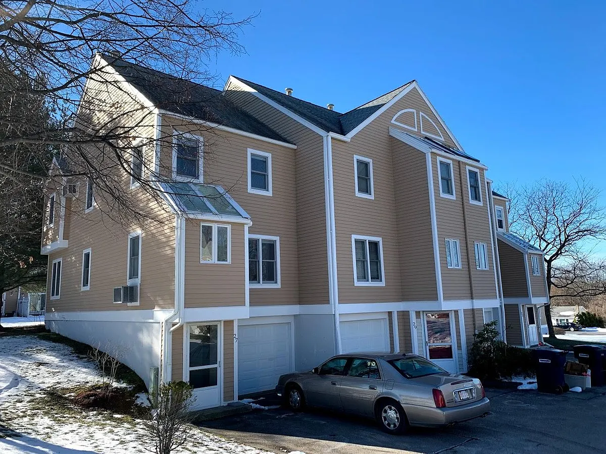 Building Photo - 27 Camelot Dr