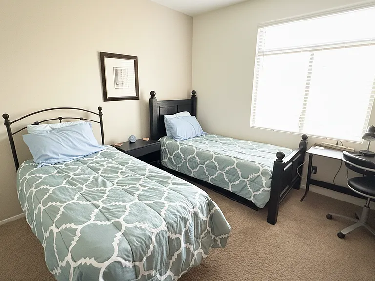 1423 E Elgin Pl — Photo 26