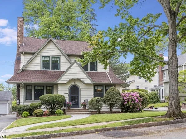 32 Bailey Road, Millburn Twp., NJ 07041