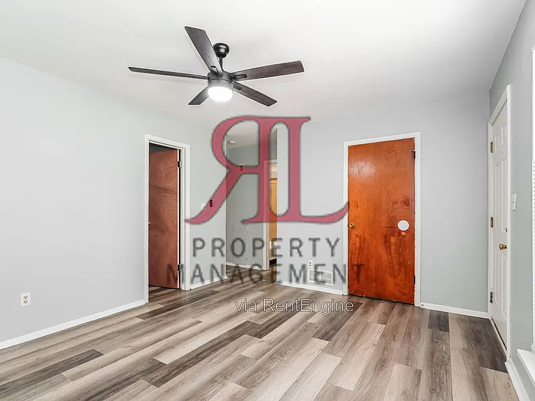 1662 Hillcrest Ave — Photo 6