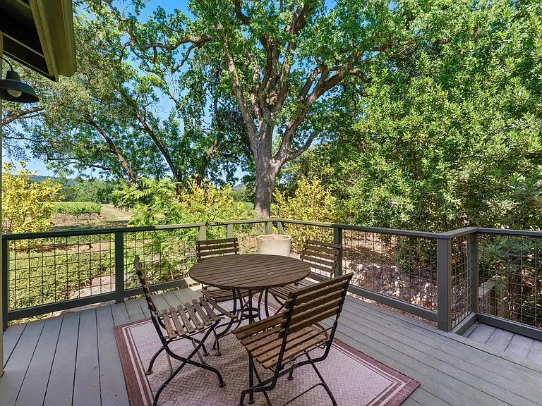 950 Mee Ln — Photo 43