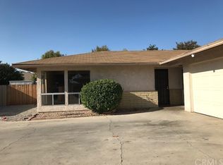 866 W Whittier Ave, Hemet, CA 92543