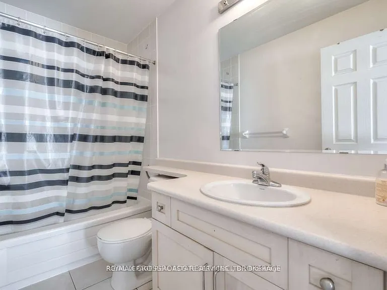 58 Howe Ave — Photo 8