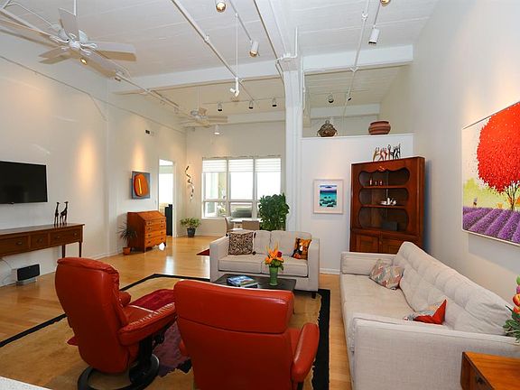 4th image of 400 Pike St Unit 808