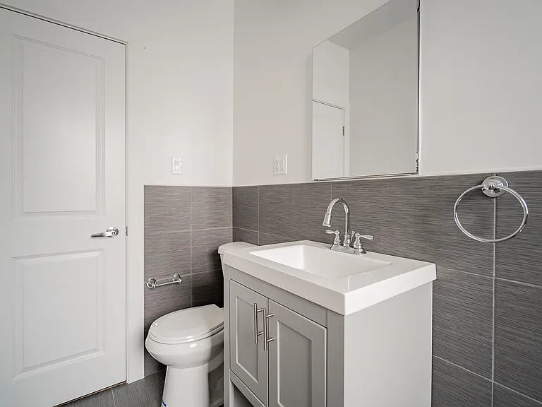 Updated Bathroom 5162-2B