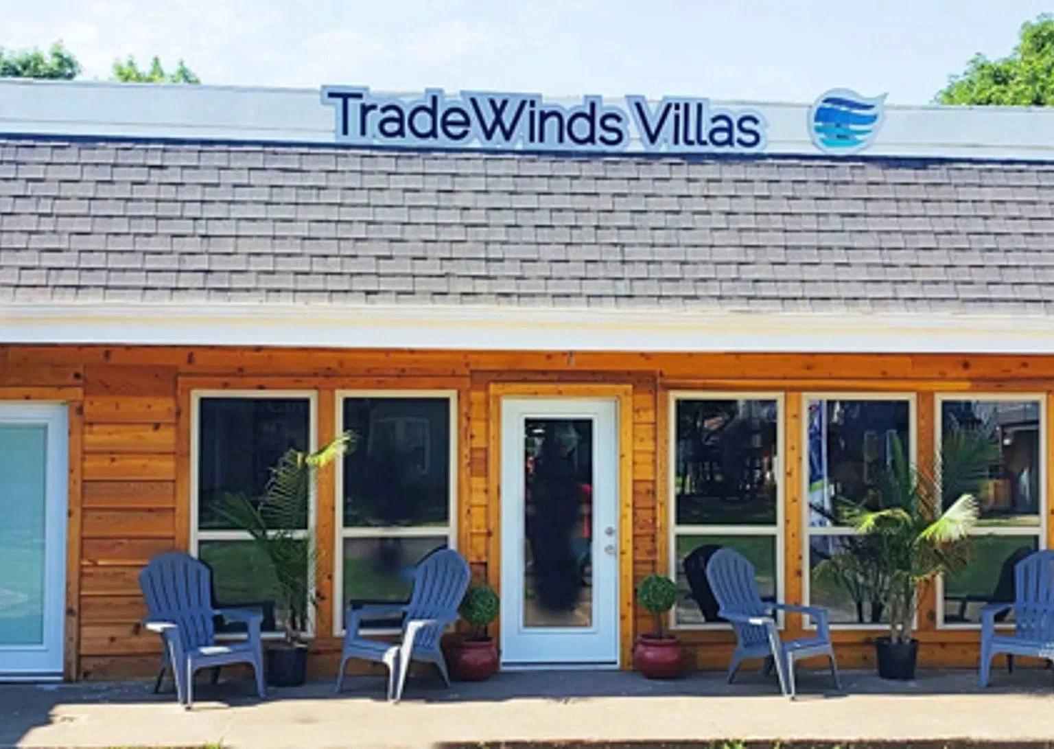 Tradewinds Villas — Photo 1