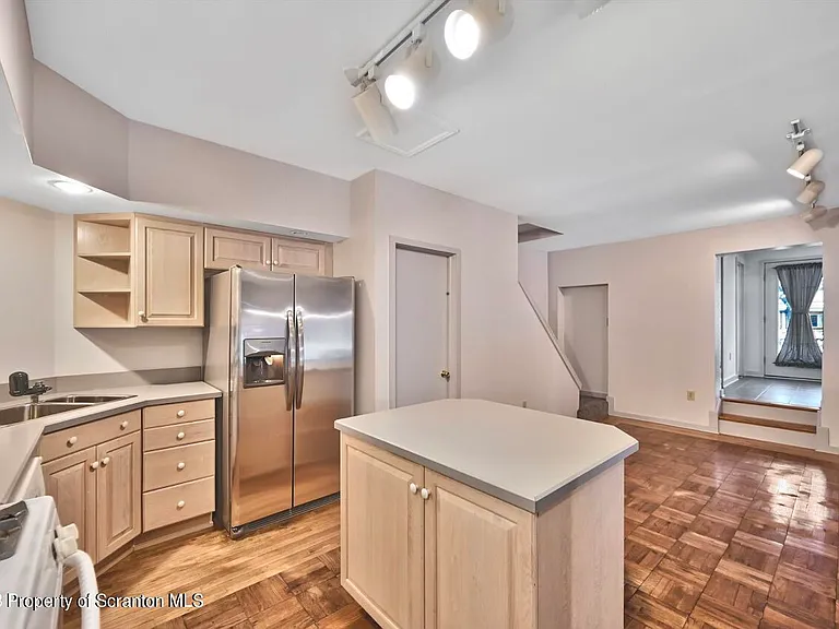 1409 Penn Ave #3 — Photo 16