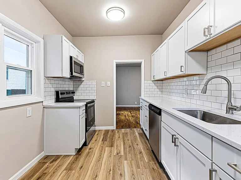 2911 Felix St — Photo 12