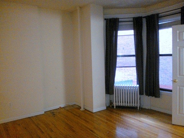 1st image of 130 E 36th St APT 3R