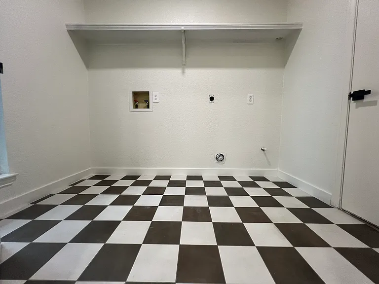 601 N Riverside Dr — Photo 42
