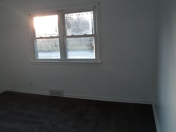 2nd image of 1604 S Central Ave