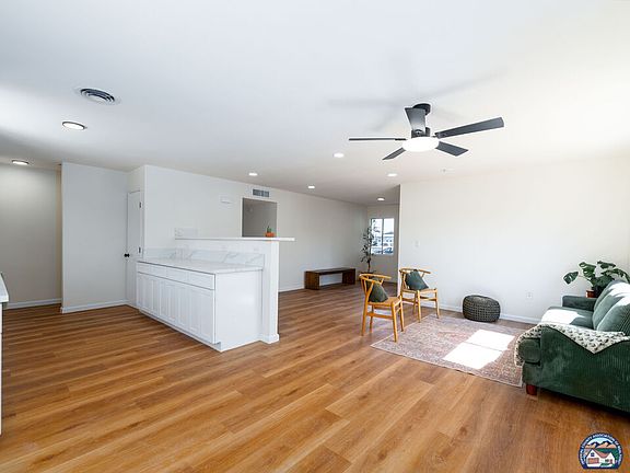5th image of 422 W A St