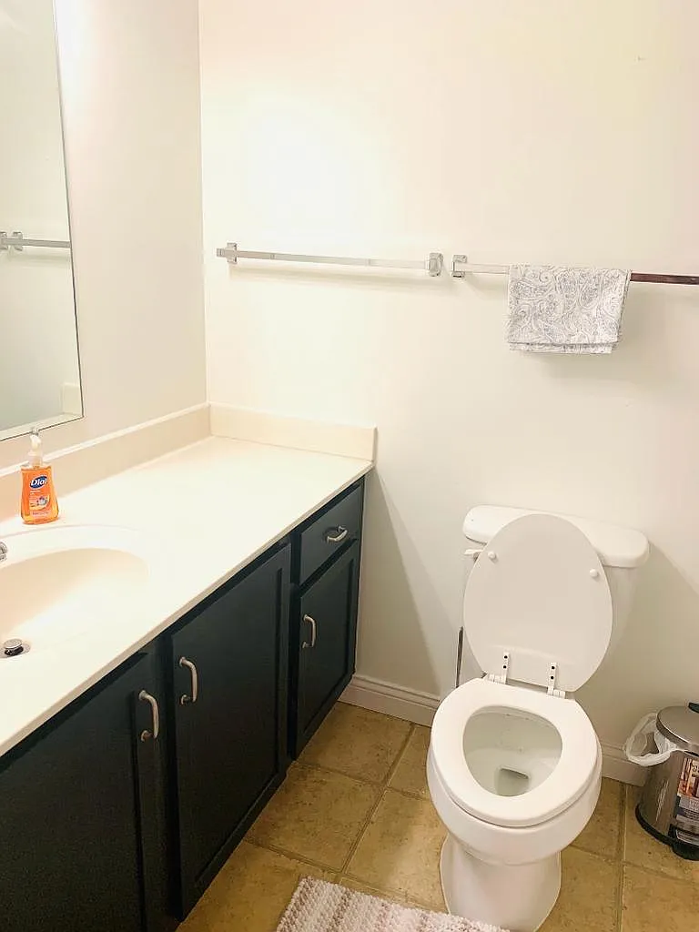 3 bed, 2.5 bath, 1800 sqft, $750 — Photo 3