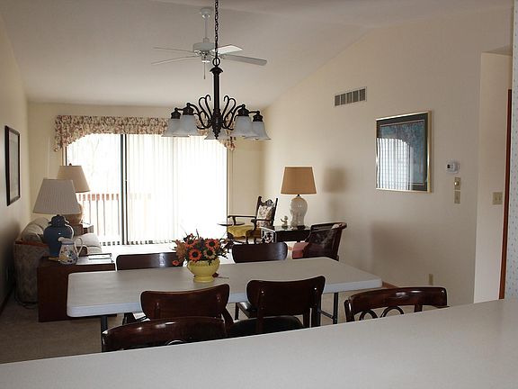 5th image of 838 Creekridge Dr